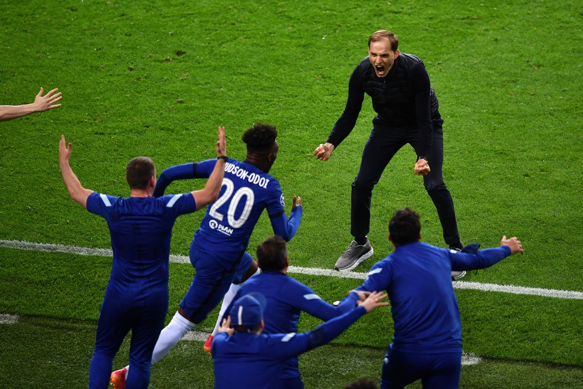 footballontnt's tweet photo. Callum Hudson-Odoi couldn't wait to get on and celebrate 😂

#UCLfinal https://t.co/QsAJEl7z8v