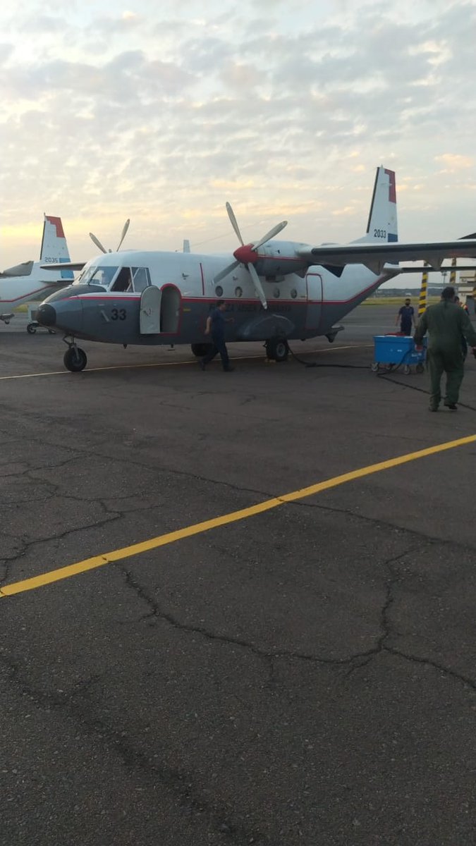 msaludpy's tweet photo. #URGENTE | Gobierno Nacional envía balones de oxígeno, a través de la Fuerza Aérea, para sostener abastecimiento del Hospital Regional de Concepción, ante inconveniente de empresa que debía suministrar el oxígeno. https://t.co/9A1E9KJGDM