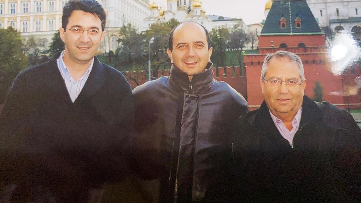 Se fue mi amigo Pano , una buena persona , entrañable , cercano , trabajador , eficaz ...siempre estaba. Pano seguirás siendo un referente , un enorme abrazo .