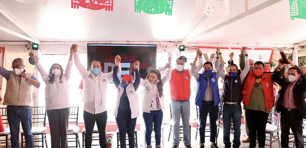 PedroDzRr's tweet photo. Sábado de campaña, aprovechando los últimos días para difundir la gran oportunidad que tendremos este 6 de junio. Gran entusiasmo y recepción hemos tenido por parte de la ciudadanía. #VaPorTi #VaPorMéxico #SíHayDeOtra https://t.co/GJgNG2UDsU