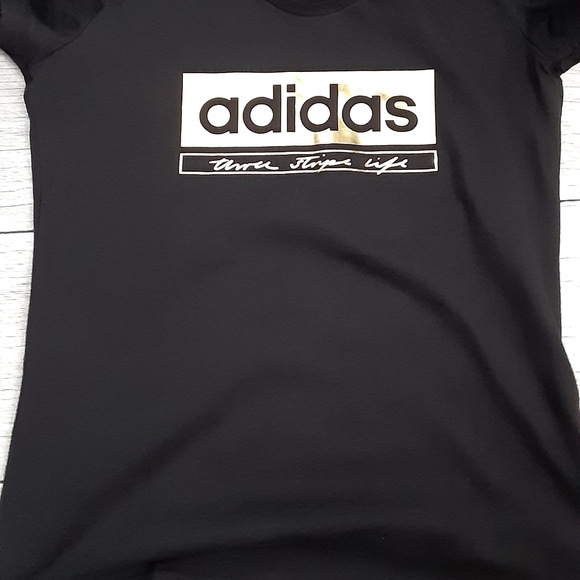 SHSF_FGK's tweet photo. So good I had to share! Check out all the items I'm loving on @Poshmarkapp #poshmark #fashion #style #shopmycloset #adidas: https://t.co/ljJo6MAXuy https://t.co/GgmLDm3fK9