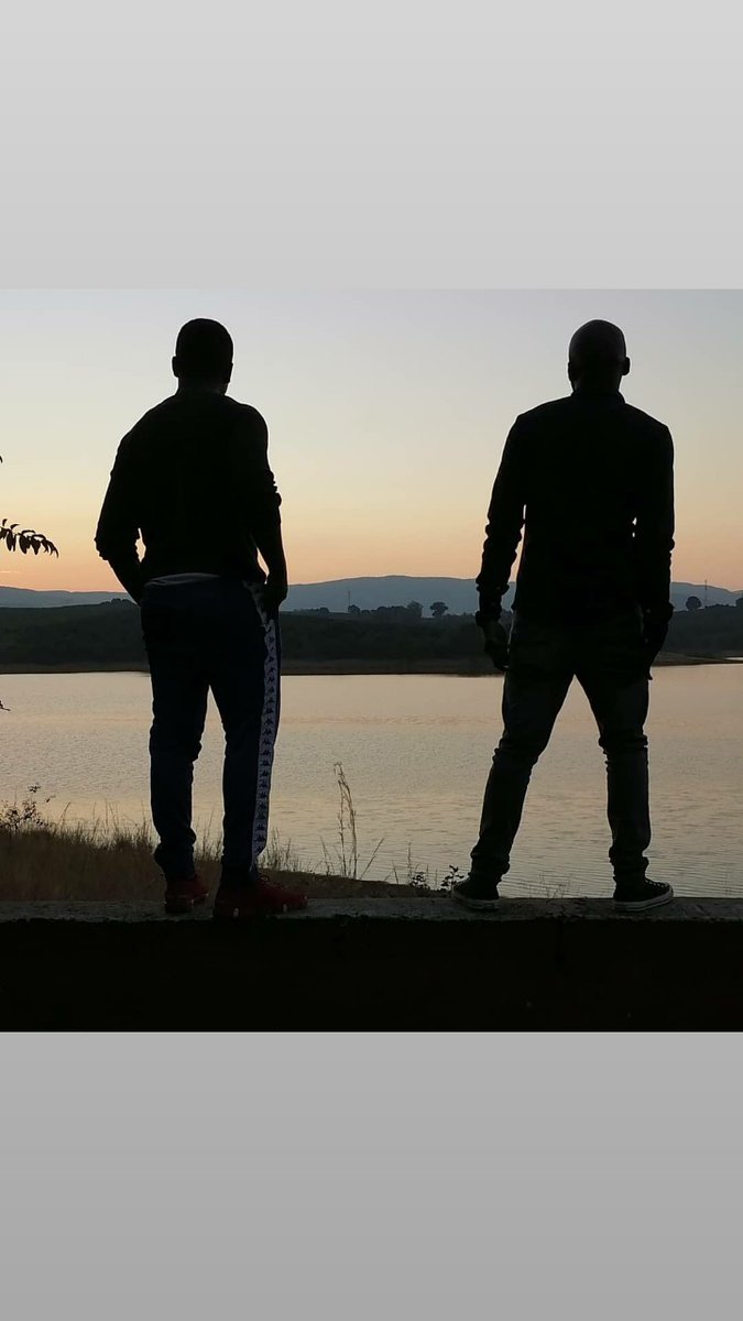 MonyelaSimon's tweet photo. Does this count as silhouettes or is just two black guys? https://t.co/HKl5Ygy70T