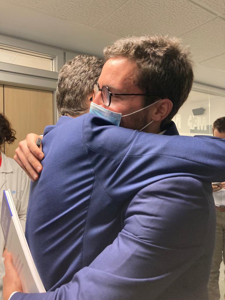 Nosotros le llamamos Quique pero:

👨🏼‍🎓Acaba de convertirse en Doctor en Medicina

🩺Y es un nuevo “<a href="/ESGE_news/">ESGE</a> Councillor”

wseed.org/index.php/noti…

🏅Enhorabuena Dr. Enrique Rodríguez de Santiago 🏅