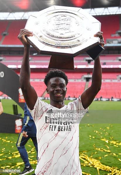 Asherkkine's tweet photo. English Youngsters lifting trophies they won this season https://t.co/QUaLoAVeVn