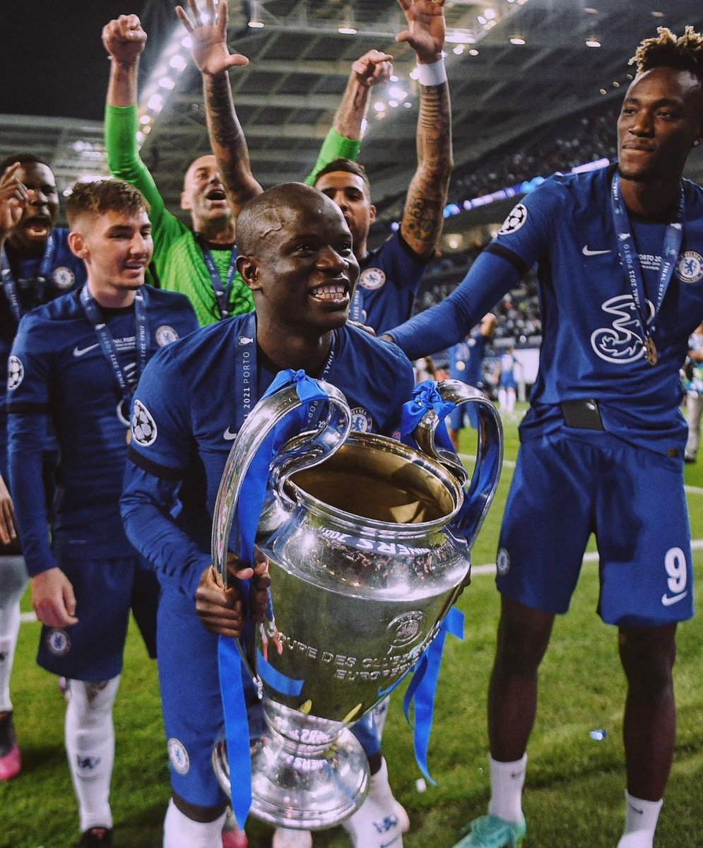 sofihane_'s tweet photo. NGOLO KANTE 💙🇫🇷 https://t.co/veXkzSdPUm
