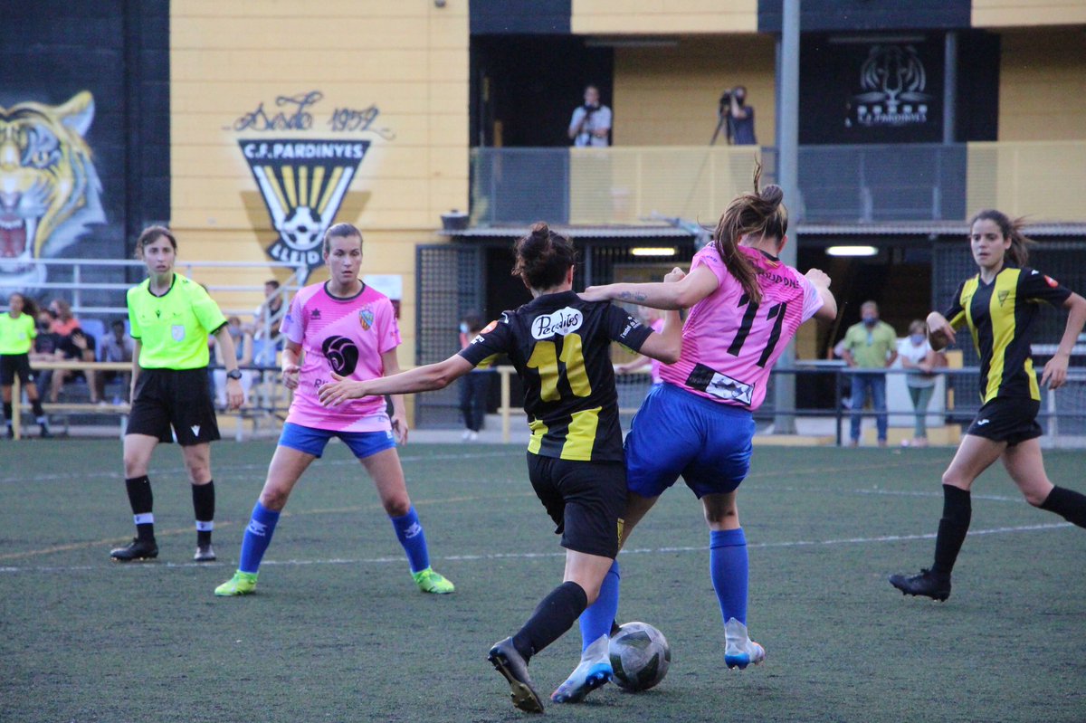 AndreaR18698's tweet photo. Imatges de l’últim partit de lliga del @PFemeni https://t.co/C4dqjeOwXL