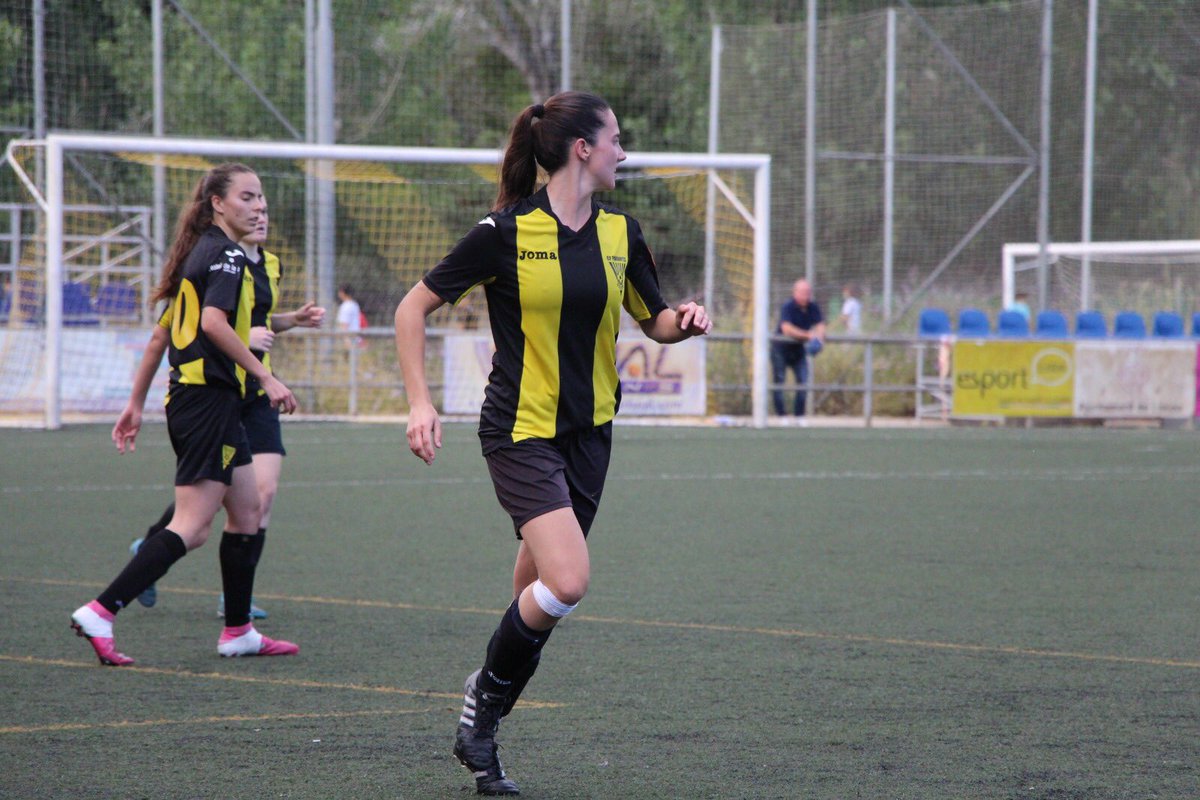 AndreaR18698's tweet photo. Imatges de l’últim partit de lliga del @PFemeni https://t.co/C4dqjeOwXL