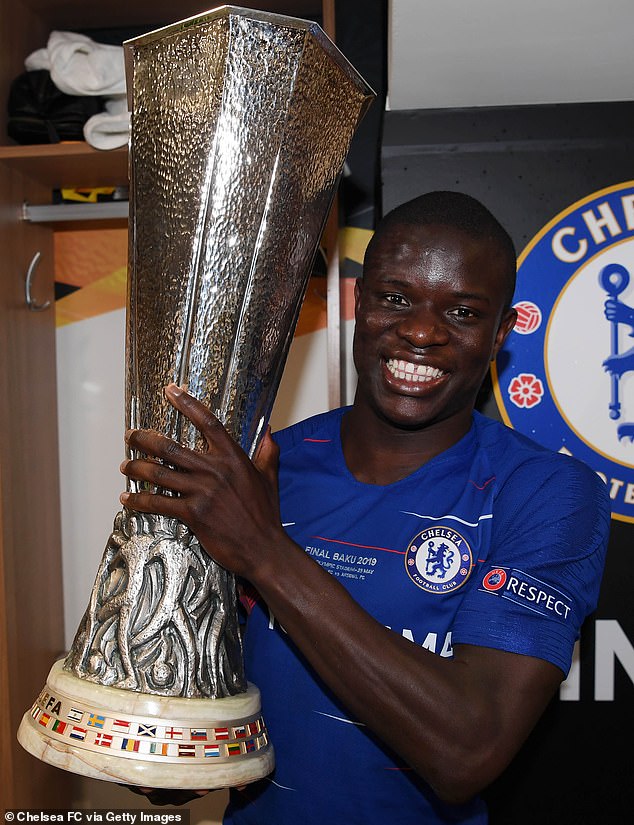 sofihane_'s tweet photo. NGOLO KANTE 💙🇫🇷 https://t.co/veXkzSdPUm
