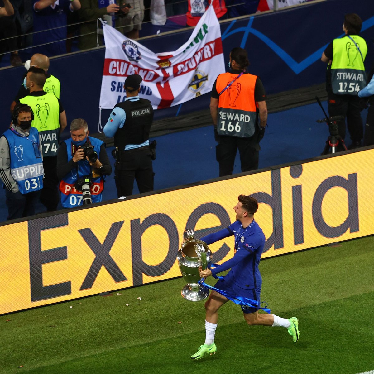 ChelseaFCinUSA's tweet photo. Special player. Special season. #KTBFFH https://t.co/MhcLFmP492