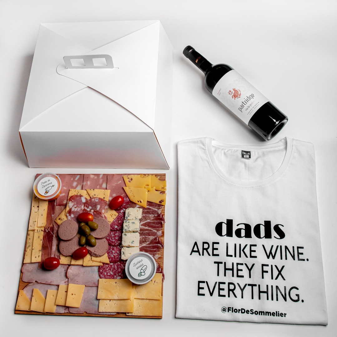 FlorDeSommelier's tweet image. Pero miren por favor lo que son estas #wineboxes que estamos preparando para el #DíaDelPadre!!!

3 opciones de vinos distintas con precios para todos los bolsillos.

Opción remera o buzo FdeS.

Envíos a toda Argentina.

Pidan con anticipación, que es #EdiciónLimitada posta!