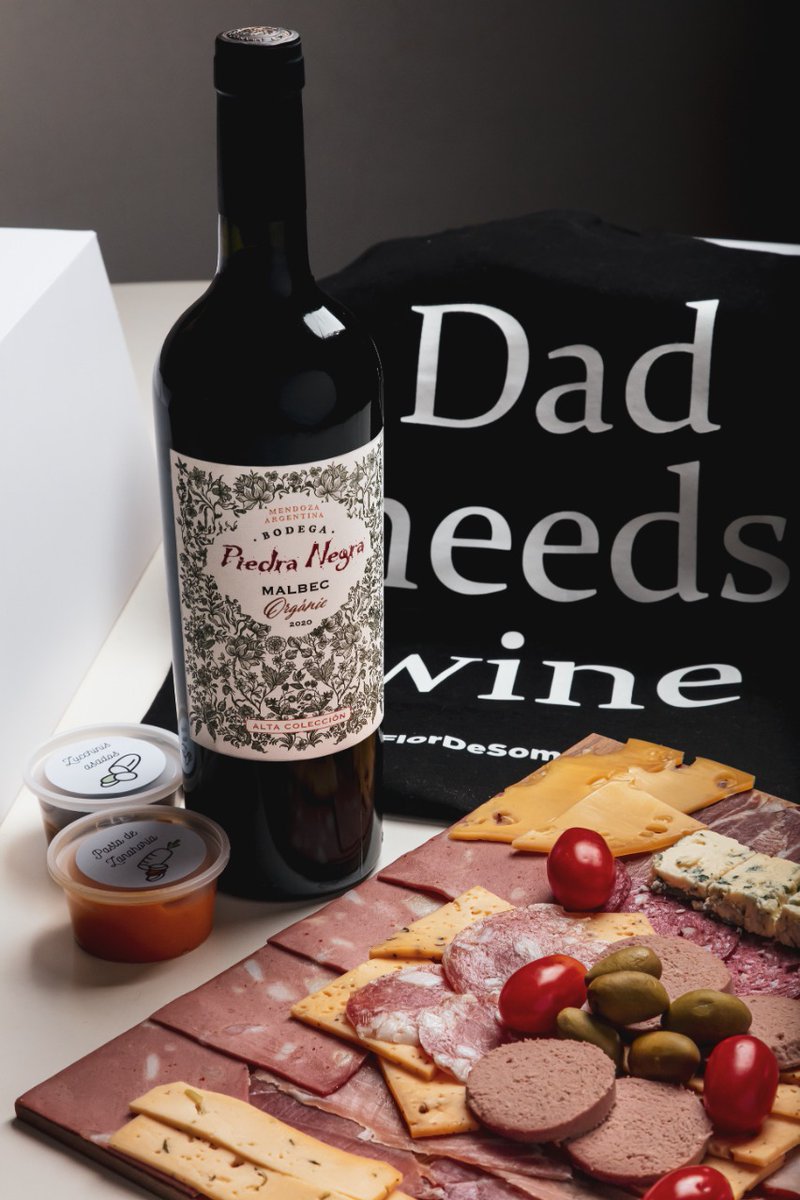 FlorDeSommelier's tweet image. Pero miren por favor lo que son estas #wineboxes que estamos preparando para el #DíaDelPadre!!!

3 opciones de vinos distintas con precios para todos los bolsillos.

Opción remera o buzo FdeS.

Envíos a toda Argentina.

Pidan con anticipación, que es #EdiciónLimitada posta!