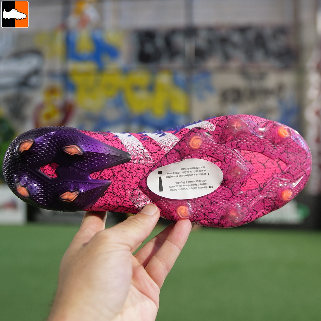 Football_Boots's tweet photo. Pink and black Predator Freak from the Superspectral pack; possibly appearing in the Euro together with the Showpiece boots
-
#footballboots #soccercleats #adidasfootball #predator #freak #superspectral https://t.co/RTvlE54jtb