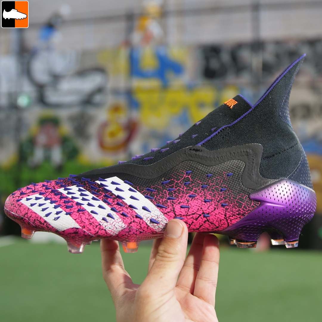 Football_Boots's tweet photo. Pink and black Predator Freak from the Superspectral pack; possibly appearing in the Euro together with the Showpiece boots
-
#footballboots #soccercleats #adidasfootball #predator #freak #superspectral https://t.co/RTvlE54jtb