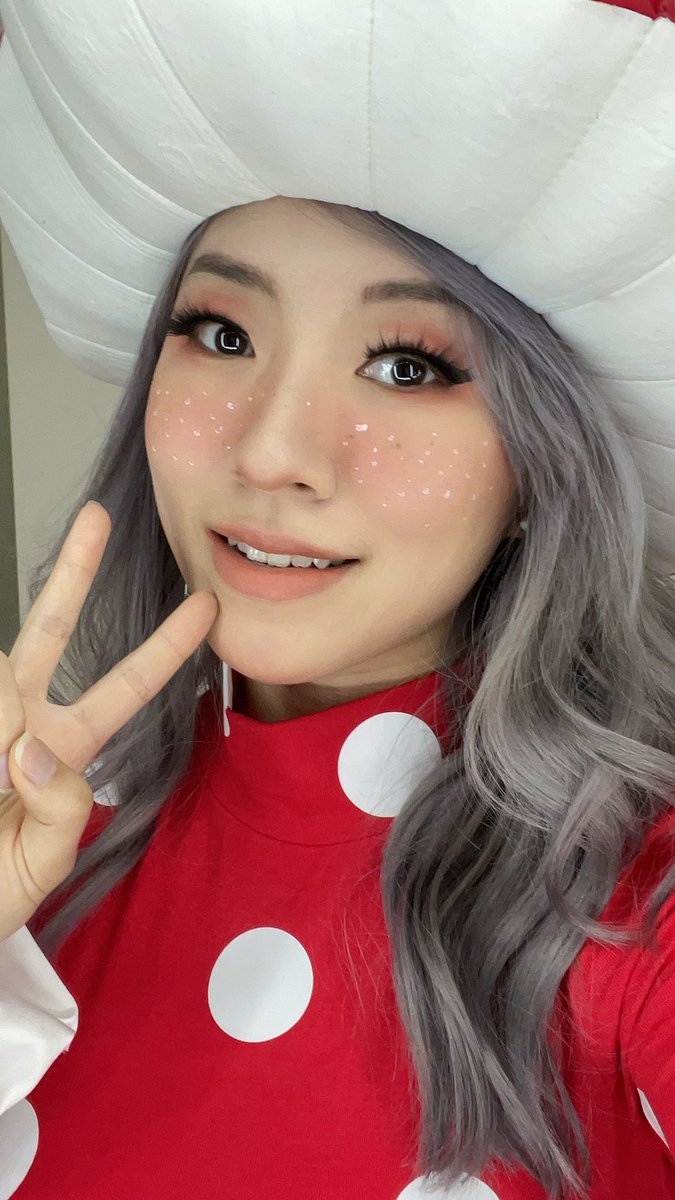StellaChuuuuu's tweet photo. I’m baking My Hero Academia macarons on stream right now! Sponsored by @Funimation. Have you watched the new season? I’m cosplaying as Shemage! https://t.co/6OW8UIZAEv
Sign up for a free #Funimation 2-week subscription https://t.co/ao0lSXyMYK #ad #funimationpartner https://t.co/vnTXPJd1uA