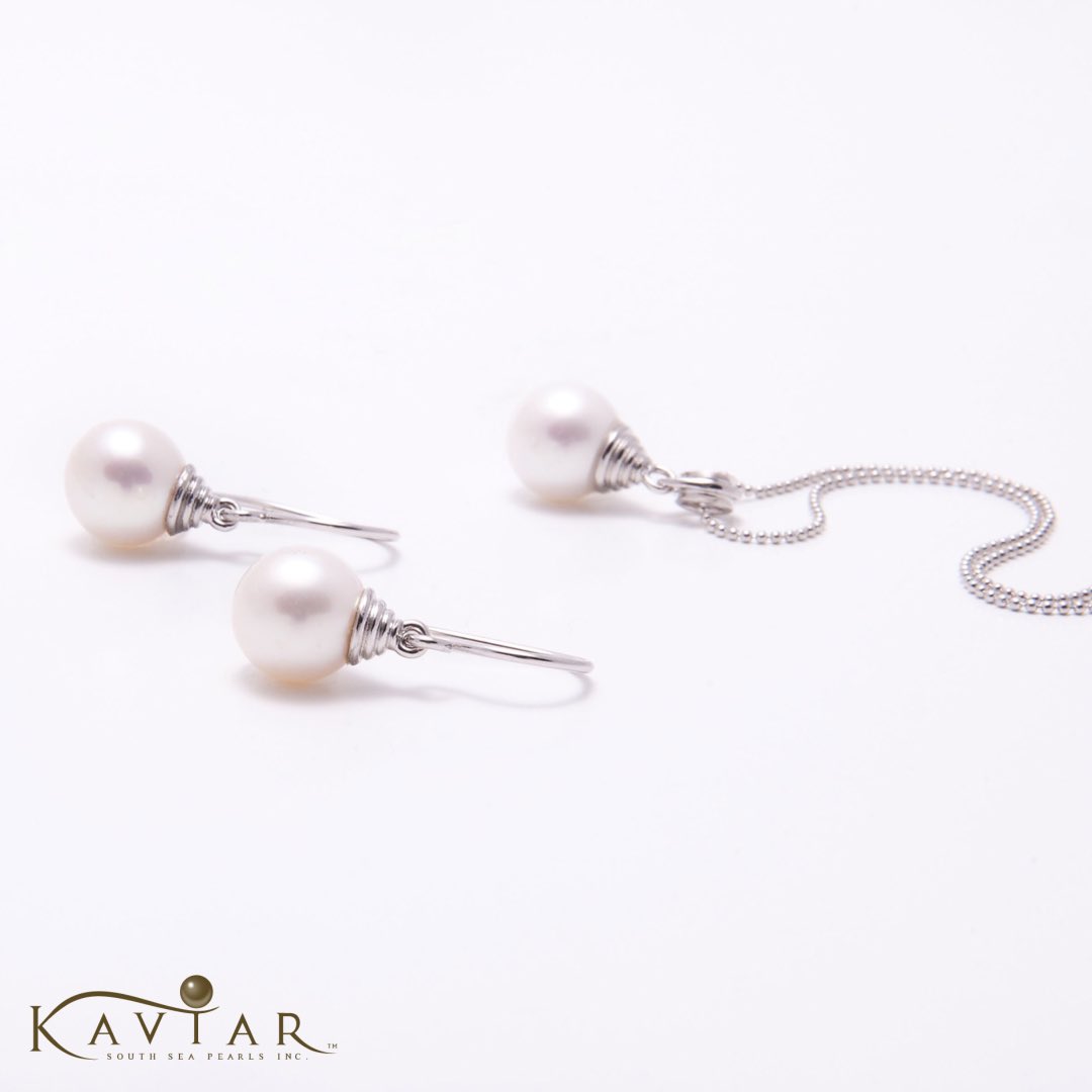 KaviarPearls's tweet photo. Next from the Capsule Collection is the Pippa Set. 
Created with simplicity and flexibility in mind both pieces are light and easy to wear making the transition from everyday wear to more formal outfits a breeze#yyc #airdrie #mardaloop #springbank #chestermere #okotoks #Calgary https://t.co/6TwgYmxB3s