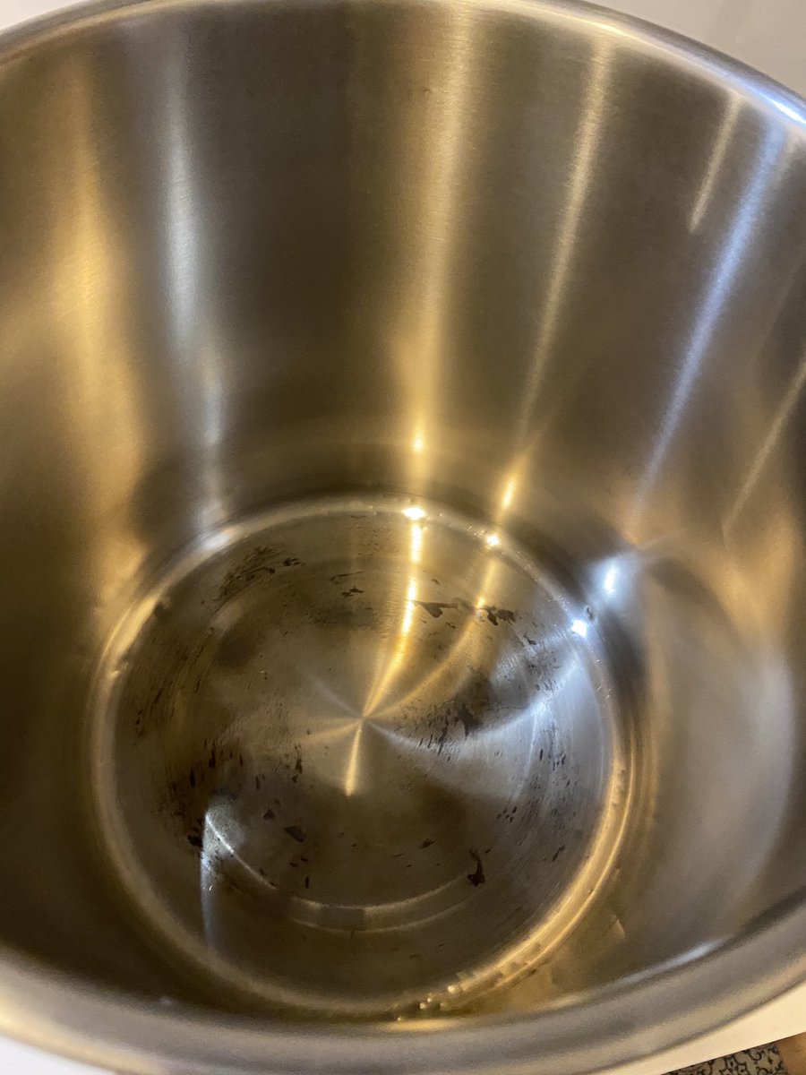 taikoukurume's tweet photo. 久留米ラーメン大幸の命である
ラーメン元ダレ作り終えました。
このレシピで作られたラーメンだけが
直系大幸のラーメンです。
本日で安城店への提供は終わりになります。
長い間ありがとうございました。
久留米ラーメン大幸店主　原田 https://t.co/U7jZa9uTHH
