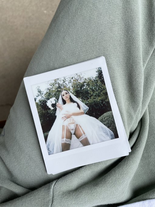 i saw @jazminluvxxx being gorgeous today on set https://t.co/o3Ih117f2p<a class="tags" href="/tag/jazminluvxxx">@jazminluvxxx</a>