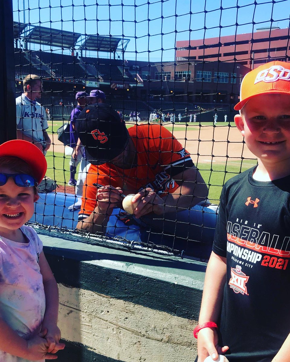 ryjordan27's tweet photo. When your deployed and people like @MathisBrock do things like this for your kids when they certainly dont have to... makes you proud of the young men associated with your beloved @OSUBaseball program. #GoPokes #CowboyForever #MakeItHappen https://t.co/rDtSvd1HHo
