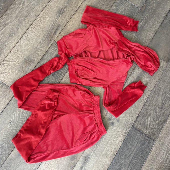 More items listed on my Poshmark☺️Dresses for only $10✨ https://t.co/U1XYBMIQUX https://t.co/ywuXKBA
