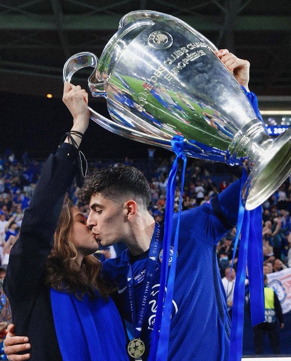 KEUWUAN MALAM INI..💙💙💙