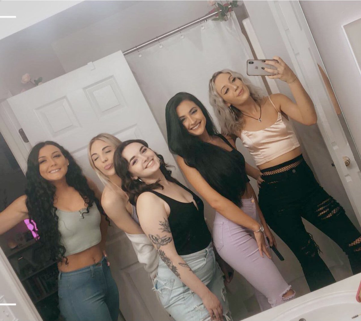 KaitlinWhaley's tweet photo. had a blast celebrating our girly’s bday last night 🥳 @_Shay_Bay_Bay @aphippsxoxo @xoliveoyl https://t.co/PqWmXuFE1l
