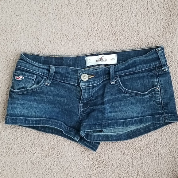 dcg_closetsale's tweet photo. So good I had to share! Check out all the items I'm loving on @Poshmarkapp from @SheilaMHawk #poshmark #fashion #style #shopmycloset #mudd #nike #hollister: https://t.co/tocJuQaGM9 https://t.co/LLVoNR1VlS