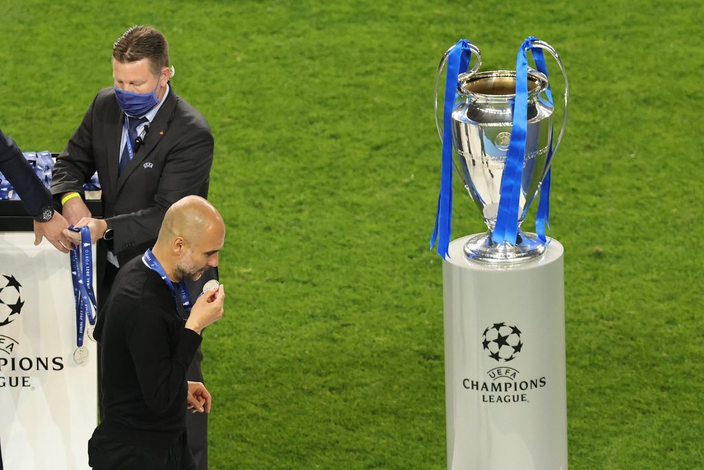 BlazquezFont's tweet photo. Gane o pierda, Pep Guardiola seguirá siendo el mejor entrenador del mundo. Ha ganado 32 títulos en 13 temporadas y siempre ha sido ejemplar en sus maneras. Para Guardiola perder es la mayor motivación para volver a ganar. Leyenda. #ChampionsLeague https://t.co/qaO5a8Gf2q