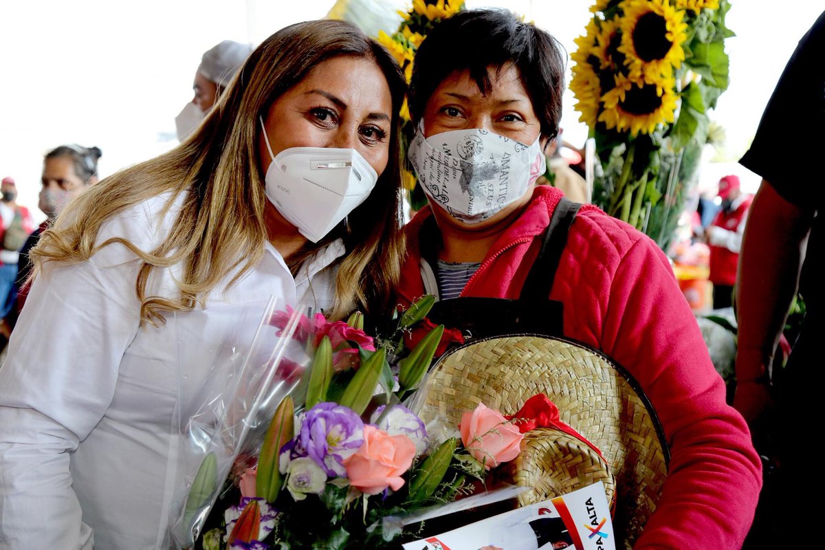 AliciaRobles_Ac's tweet photo. El nopal es un símbolo que representa a Milpa Alta, es la base de nuestra economía local. Hoy visitamos el centro de acopio donde está la gente trabajadora que lleva a gran parte del país el nopal más dulce y tierno de México.
#SoyAliciaRoblesAcevedo futura #AlcaldesaDeMilpaAlta https://t.co/ZP6giTunGa