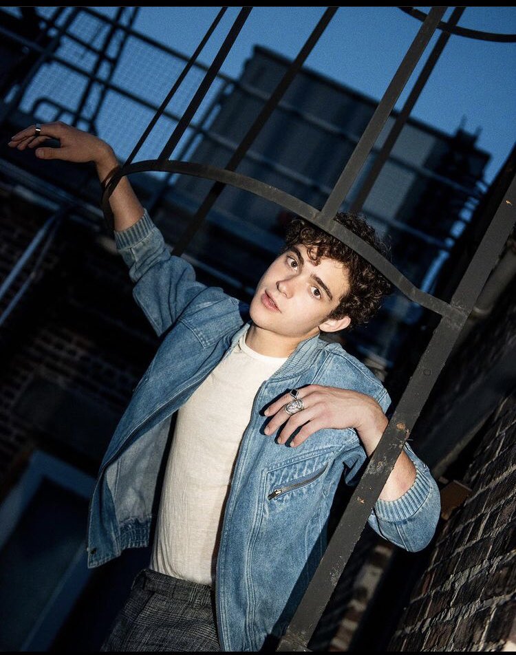 ChantillyMarie_'s tweet photo. Hi I’m Chantel I’m 23 I’ve been following Josh since December 2019. My favourite song right now is either sorry or heaven is you. I love music, reading and writing short stories and poetry all though its been a while since I’ve actually written something. #Feelsomething https://t.co/PRs6T4uxgD