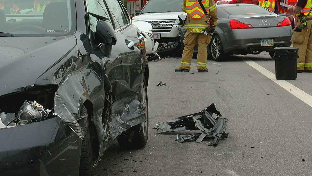 Local12's tweet photo. A half-dozen cars were involved in a crash on Beechmont Avenue this afternoon.  https://t.co/qfaCDeQ9kG https://t.co/IgF7nc3TaW