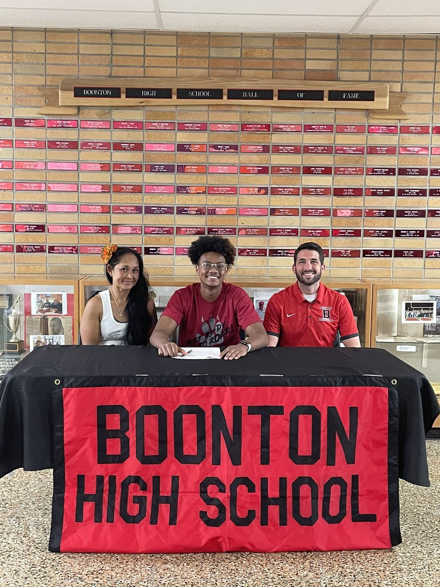 Bombers Basketball (@boontonbball) on Twitter photo Proud moment watching <a href="/King_hicks_41/">Kealeula Hicks</a> sign his letter of intent with <a href="/CaldwellUMBB/">Caldwell MBB Hoops</a> . If he grows as much as a player, student, and man in the next 4 years as he has in the last 4 then the sky’s the limit. Congrats! Proud moment watching <a href="/King_hicks_41/">Kealeula Hicks</a> sign his letter of intent with <a href="/CaldwellUMBB/">Caldwell MBB Hoops</a> . If he grows as much as a player, student, and man in the next 4 years as he has in the last 4 then the sky’s the limit. Congrats!