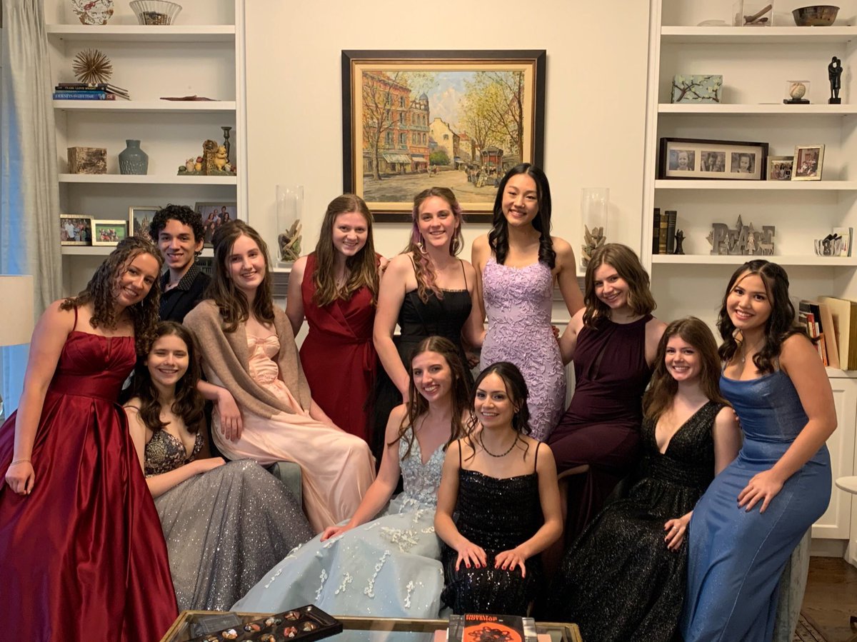 JWJConsulting's tweet photo. Thank you, ⁦⁦@pfizer⁩, for bringing senior prom back to our kids.  ❤️  #covidvaccine #gratefulmom https://t.co/x9VYzx6p50