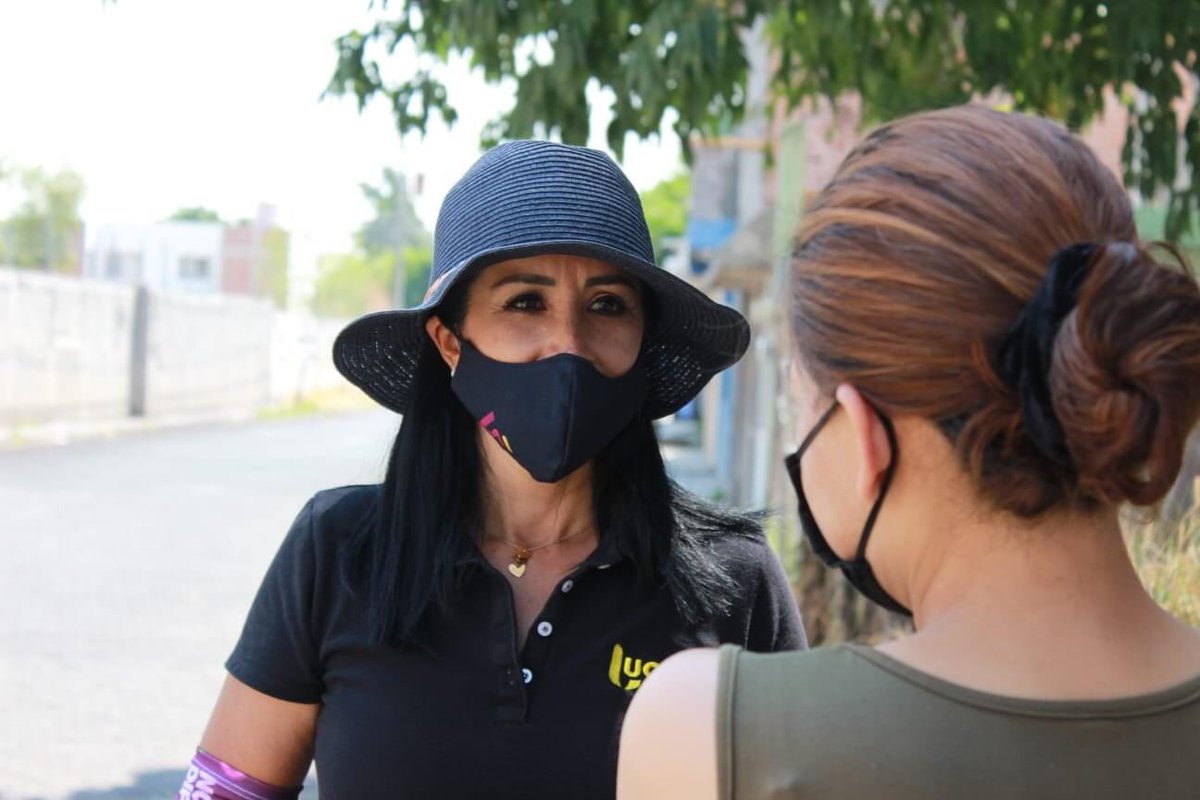 LucilaMM_21's tweet photo. Escuchar a la gente, sentir su apoyo y respaldo de los habitantes de la Colonia #AgustínArriagaRivera, me motiva en esta lucha, saber que soy parte de un proyecto ganador al que en este recta final se suman más voluntades.
#PorTodoLoQueNosUne
#ÁnimoFaltaPoco
#VamosAGanar #PRD💛 https://t.co/b51KbuSHHK