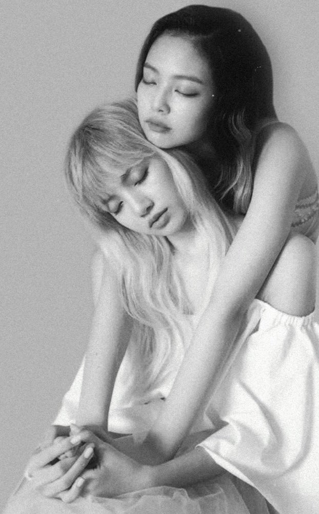 blinkakie_'s tweet photo. Goodnight loves โบ๏ธ๐
โจPraying for the following tonight
#JENLISASubunit
#LisaAmazingSolo
#BlackpinkComeback
#OT4VLive https://t.co/DuSn3AArjI