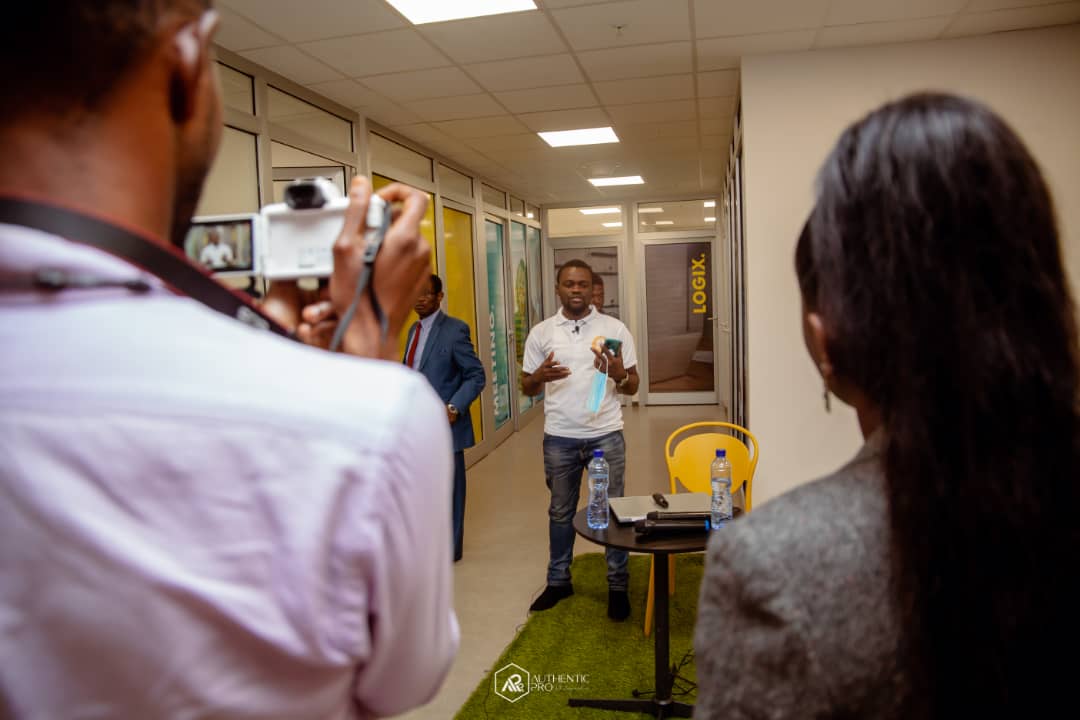 DrPikaL's tweet image. @ArtemisiaMaison #Kinshasa a assisté au Meetup des Agripreneurs Congolais organisé par #Logiks !! Nous avons émis notre point de vue qui va au delà du business, sauver des vies grâce à l&apos;Artemisia Pour paysans exposés aux moustique🌿👍🏽. #PenseePourGoma. @naomie_longila @fatshi13