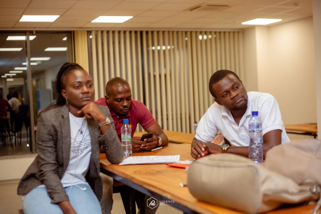 DrPikaL's tweet image. @ArtemisiaMaison #Kinshasa a assisté au Meetup des Agripreneurs Congolais organisé par #Logiks !! Nous avons émis notre point de vue qui va au delà du business, sauver des vies grâce à l&apos;Artemisia Pour paysans exposés aux moustique🌿👍🏽. #PenseePourGoma. @naomie_longila @fatshi13