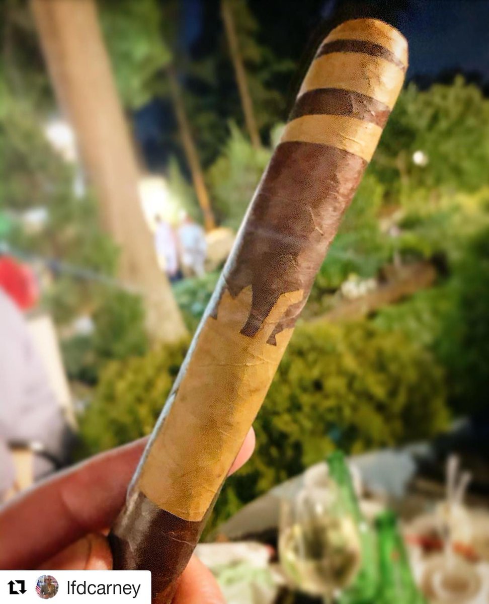 TobaccoPlazaLtd's tweet photo. #Repost @lfdcarney (@get_repost)
・・・
The “Long Island Iced Tea” @tobaccoplazaltd from @lfdcigars @hackinggourmet Gourmet Smoke Session No. 8 #smokelfd #lfdcigars #cigar #cigars #nowsmoking #weekend #cigarians #gourmet https://t.co/wz8iLiD5dP https://t.co/PLScDs6f5C