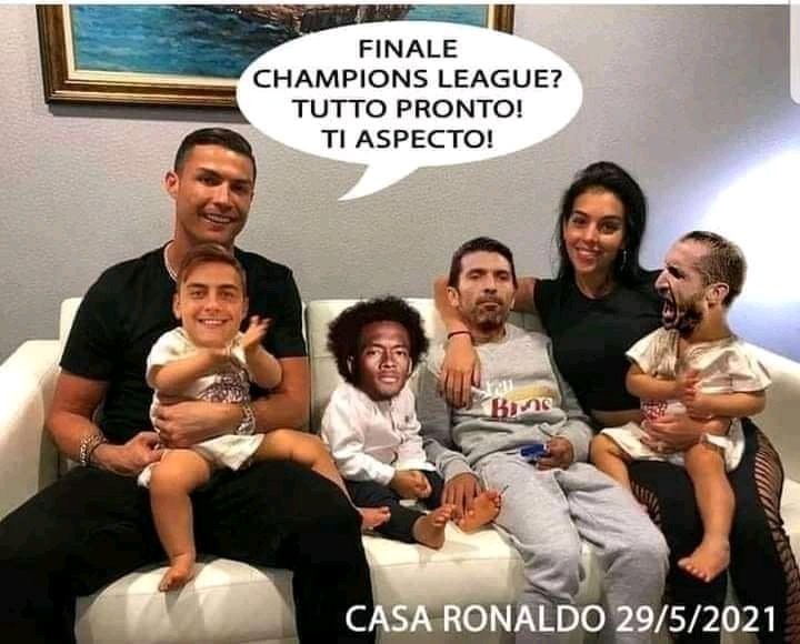 CheccoSavastano's tweet photo. Casa Juventus gustiamocela sul divano https://t.co/D2J25O36xC