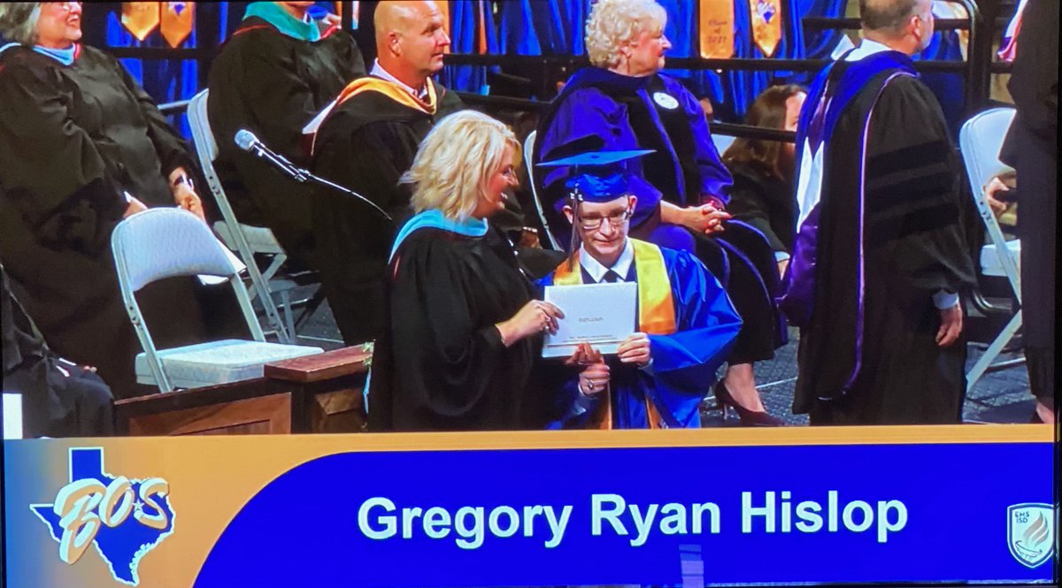GregRyanHislop's tweet photo. I graduated from High School today! It's been a fun and interesting journey being a pioneer and just being able to experience what being a pioneer truly is! And I just wanted to thank you to everyone who has been supporting me throughout the years of being a pioneer! #EMSproud 🥳 https://t.co/aWJcUmWeJL