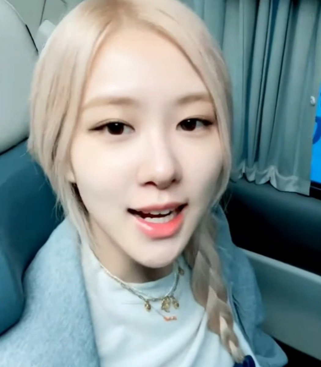ᴄʏᴀɴ tweet media