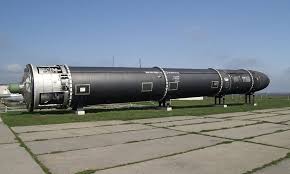 tea4tech's tweet image. Russia announced plans to test its new nuclear weapon called &quot;Satan II&quot; which has a range of 18,000 km and is hypersonic. This makes it exceptionally difficult to detect and stop before hitting its target.