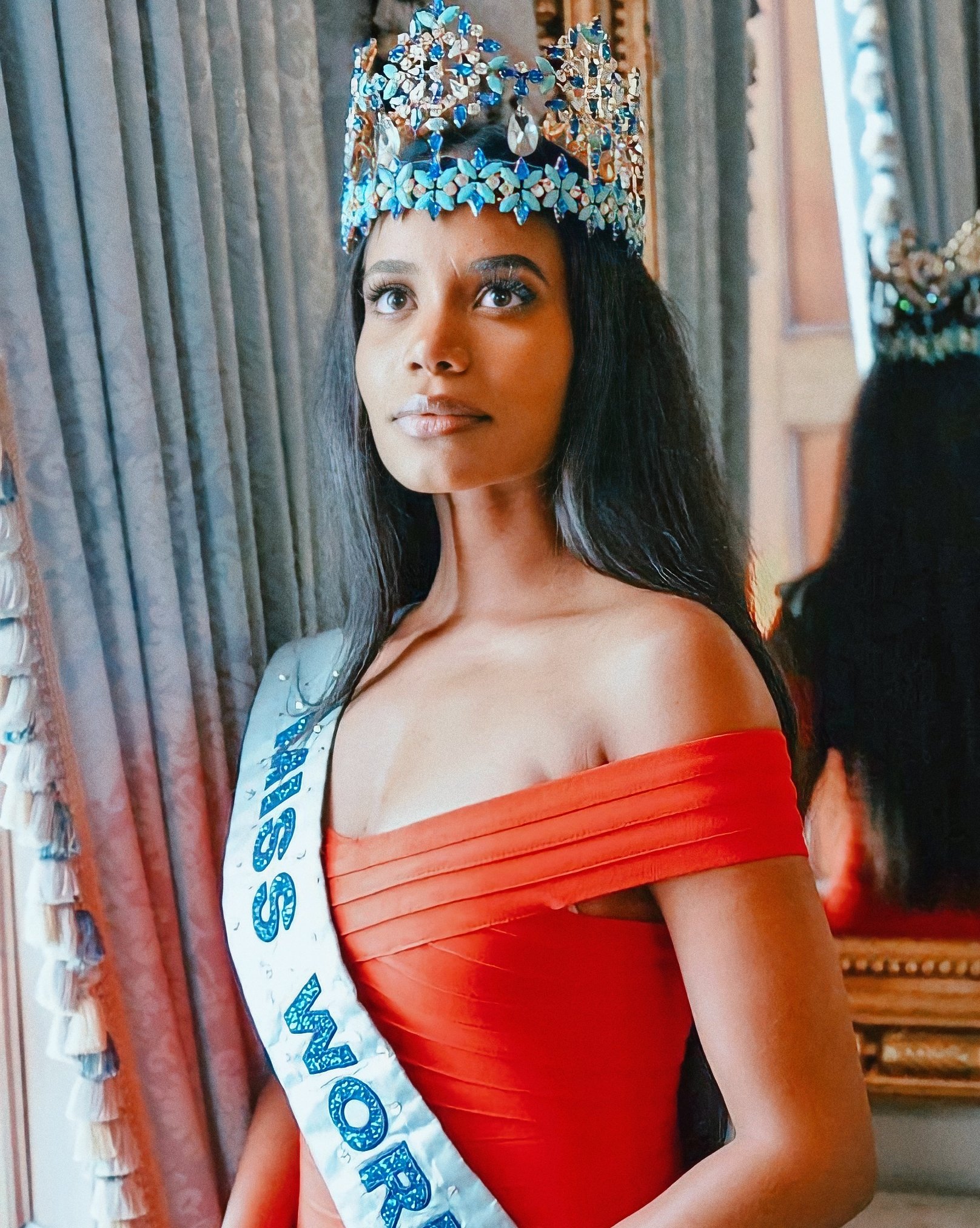 Official Thread of Miss World 2019 ® Toni-Ann Singh - JAMAICA - Page 4 E2m50hVVUAUkENy?format=jpg&name=large