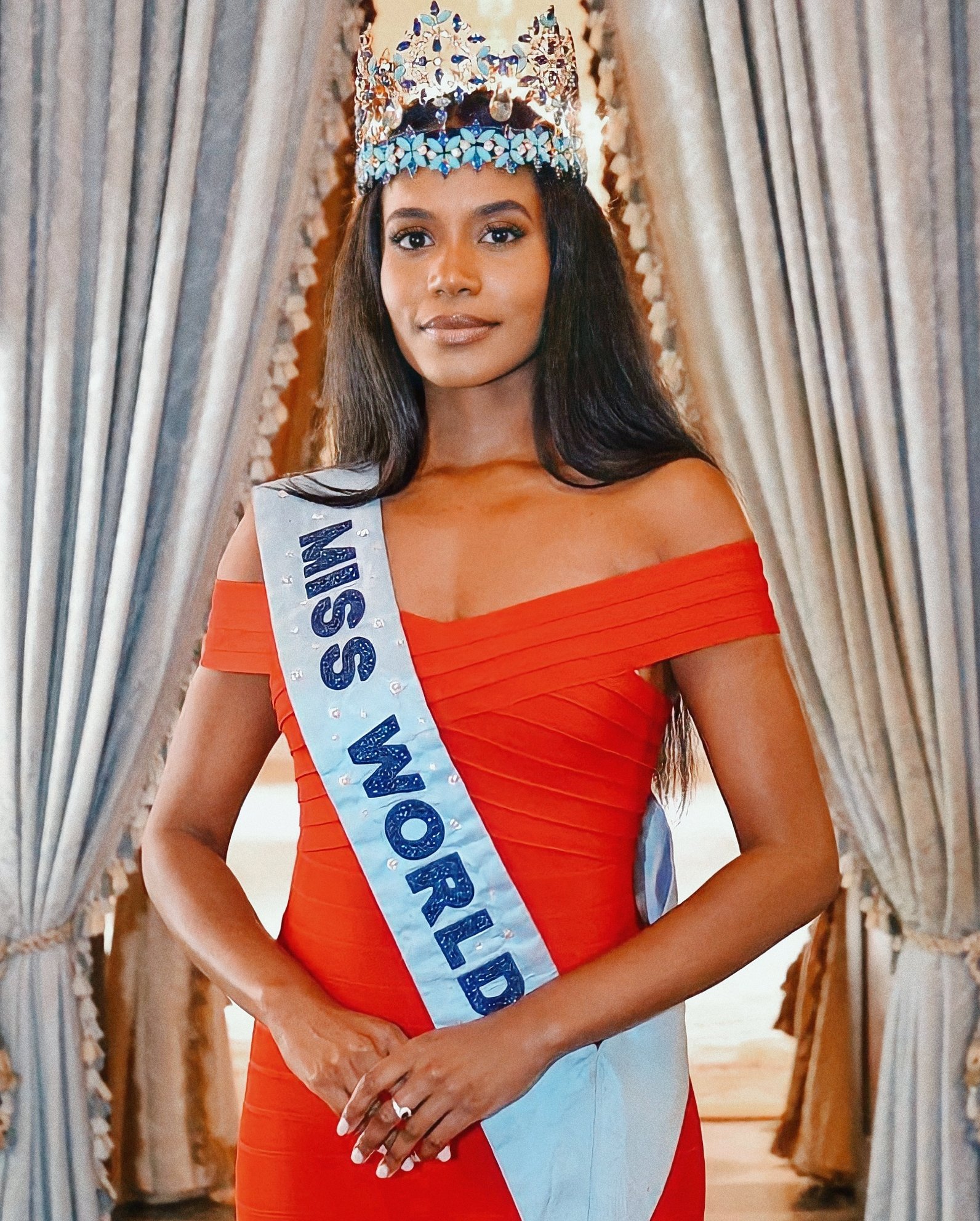Official Thread of Miss World 2019 ® Toni-Ann Singh - JAMAICA - Page 4 E2m52DzVoAEHGZC?format=jpg&name=large