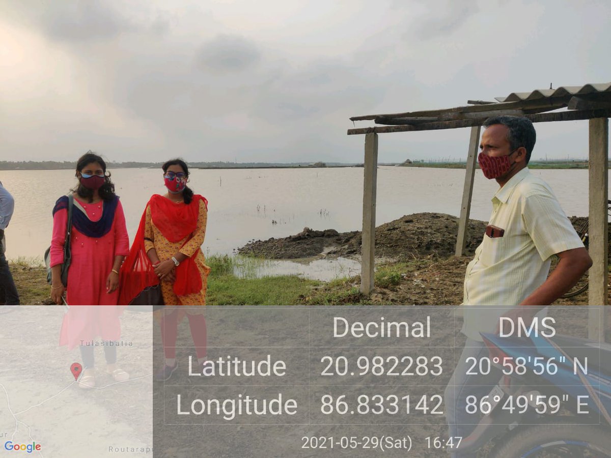 dfo_bhadrak's tweet photo. #CycloneYaas damage assessment by Fisheries field officials at Naikanidihi GP of Basudevpur block of Bhadrak District. @DM_Bhadrak @OdishaFisheries @farddept https://t.co/nAYF5CzijB