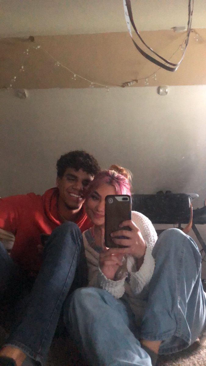 madradz0's tweet photo. Hey, everyone. My boyfriend and I just moved to Denver, CO a month ago and could really use some friends. Here’s what we look like. Someone please be our friend(s) 🥺💖 https://t.co/KkX1H59zIt