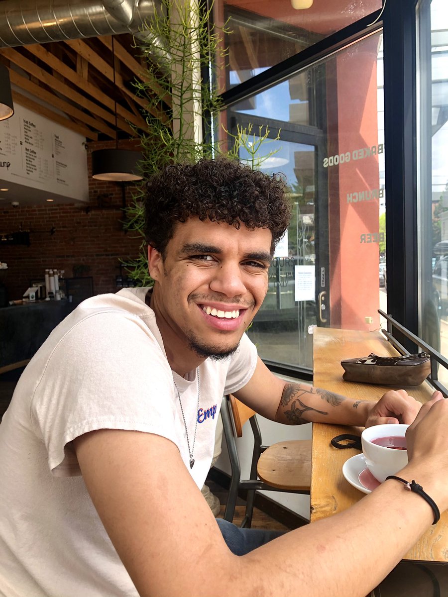 madradz0's tweet photo. Hey, everyone. My boyfriend and I just moved to Denver, CO a month ago and could really use some friends. Here’s what we look like. Someone please be our friend(s) 🥺💖 https://t.co/KkX1H59zIt