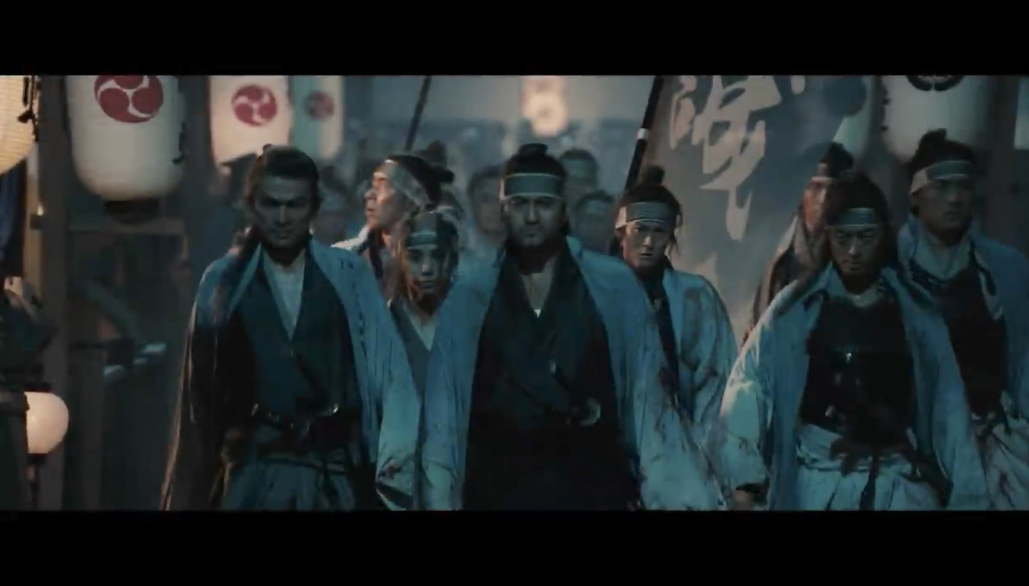 真ｻﾑﾗｲﾀﾞｰzo 新選組局長代理 Twitter ನಲ ಲ るろうに剣心 キャストに載ってないけど 近藤勇 藤本隆宏さん 土方歳三 和田聰宏さん だよね そして沖田の後ろにいるの槍持ってるし左之さんよね 局長の後ろにいるのは多分新八っつぁんよね T Co