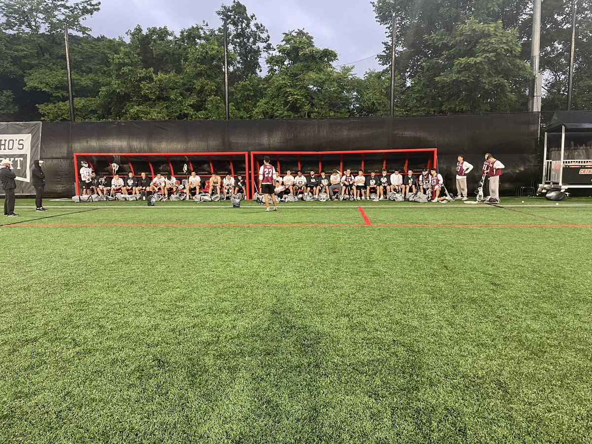 🦅We have arrived.

Senior captain Ty English giving an FTB speech before tomorrow’s Semi-Final game vs Taft. Can’t wait.