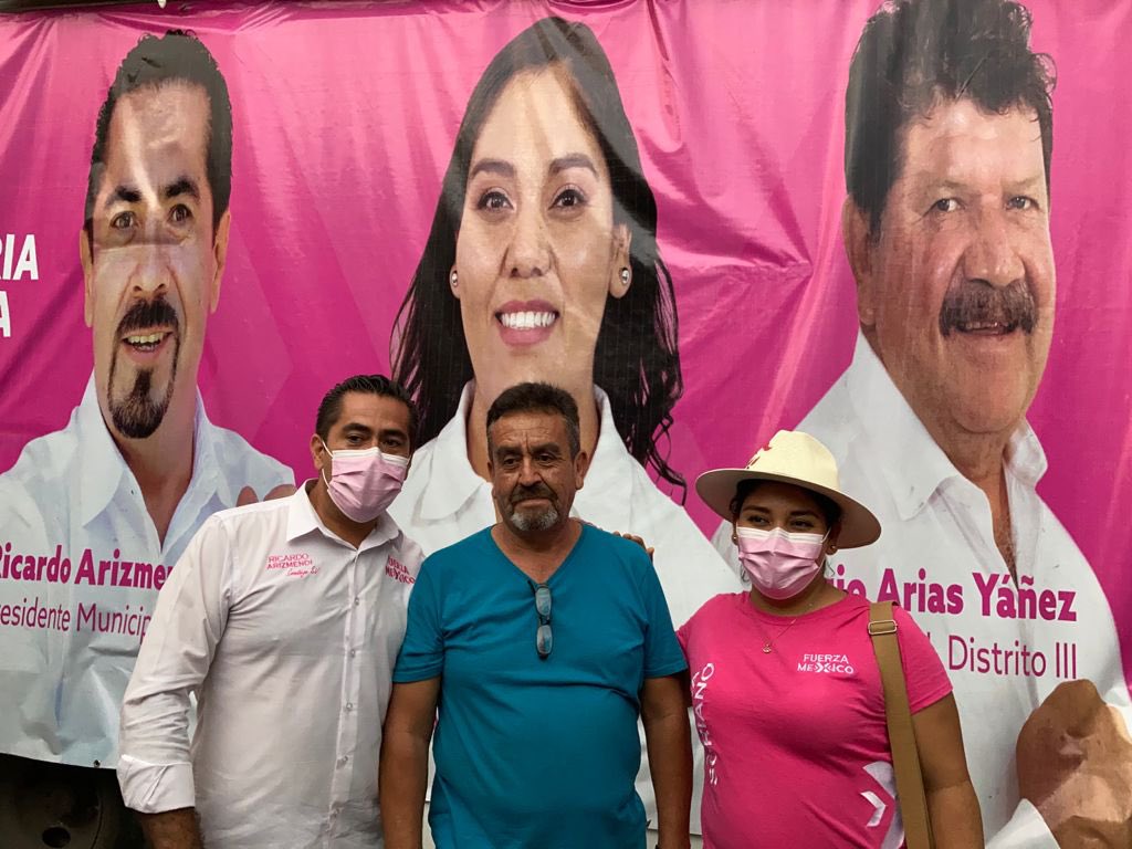 XimenaSorianoM's tweet photo. Los vecinos de la Col. Gabriel Tepepa nos manifestaron su apoyo y respaldo para este 6 de junio. Ellos, como todos los cuautlenses, estamos hartos de los mismos de siempre y hoy tenemos la posibilidad de ir juntos #PorUnaNuevaHistoria para #Cuautla, para rescatarla del abandono. https://t.co/3pPQ4OdVRc