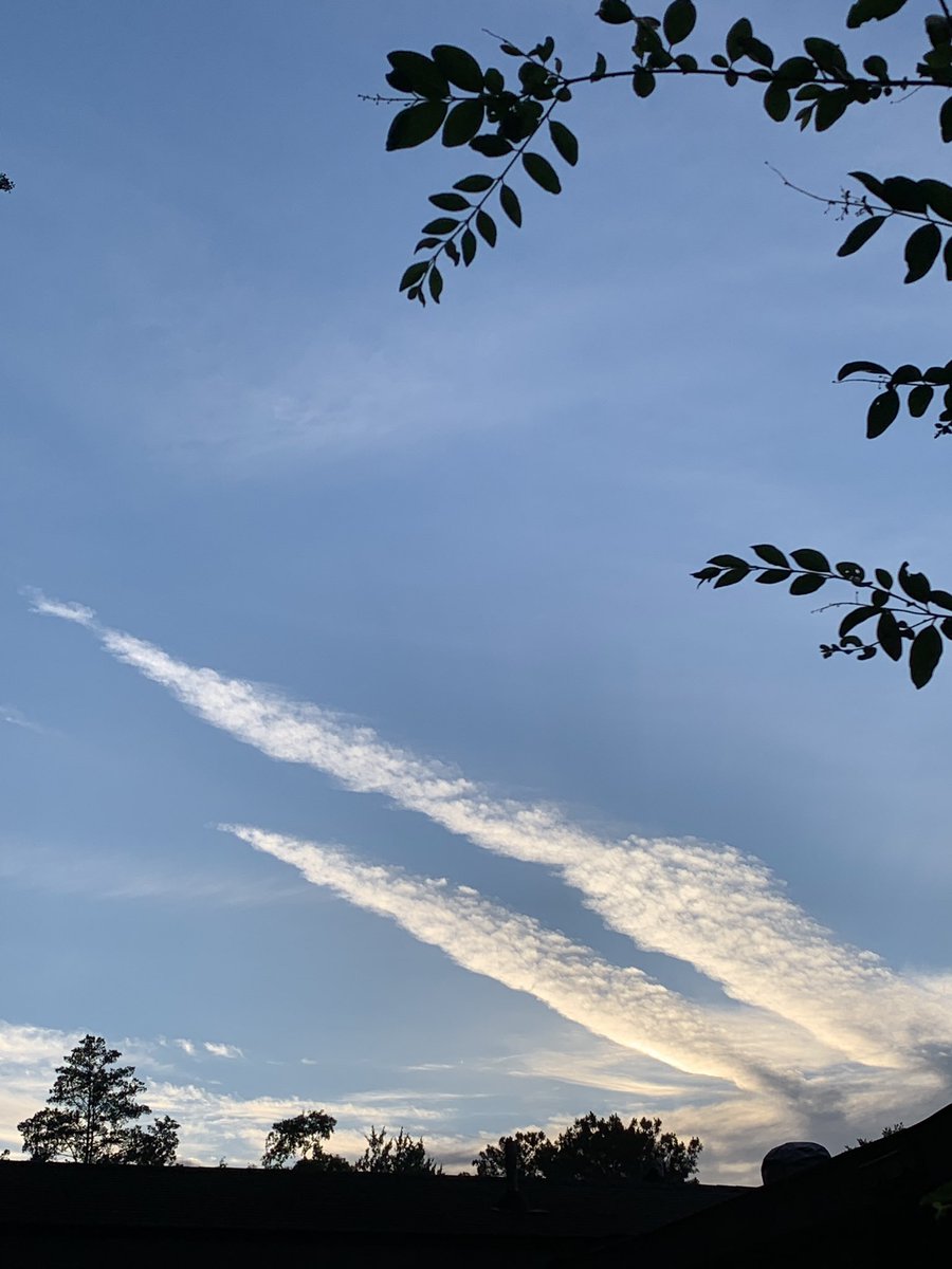 sokamoto's tweet image. Good evening, Columbus! #ColumbusGA #05/29/2021 #beautfulsunset #prettyclouds #partlycloudy #cool #abitmuggy #breezy #birdsstillsinging #neighborsdogsquiet